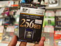 256GBのSDXCカードがグリーンハウスから登場！ リード最大78MB/s