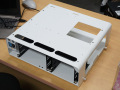 真っ白な外観のXL-ATX対応PC検証台！ DIMASTECH「Bench/Test Table Mini V1.0」発売